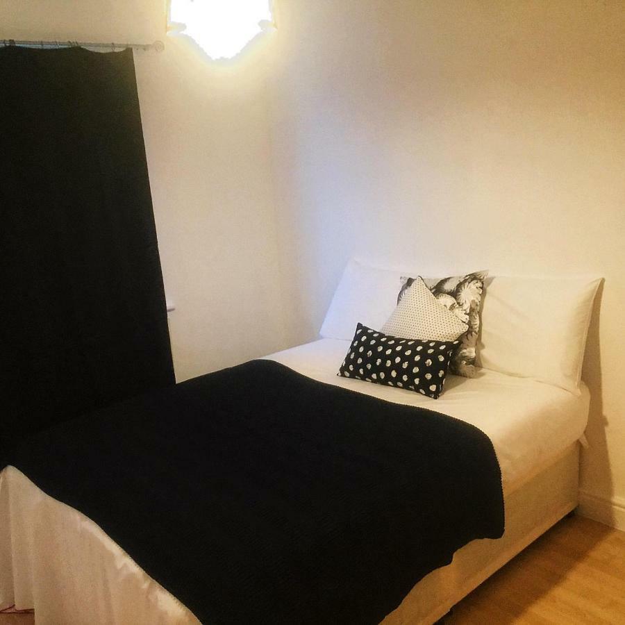 North London Cottage Экстерьер фото