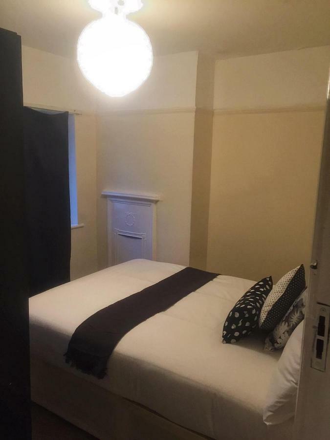 North London Cottage Экстерьер фото