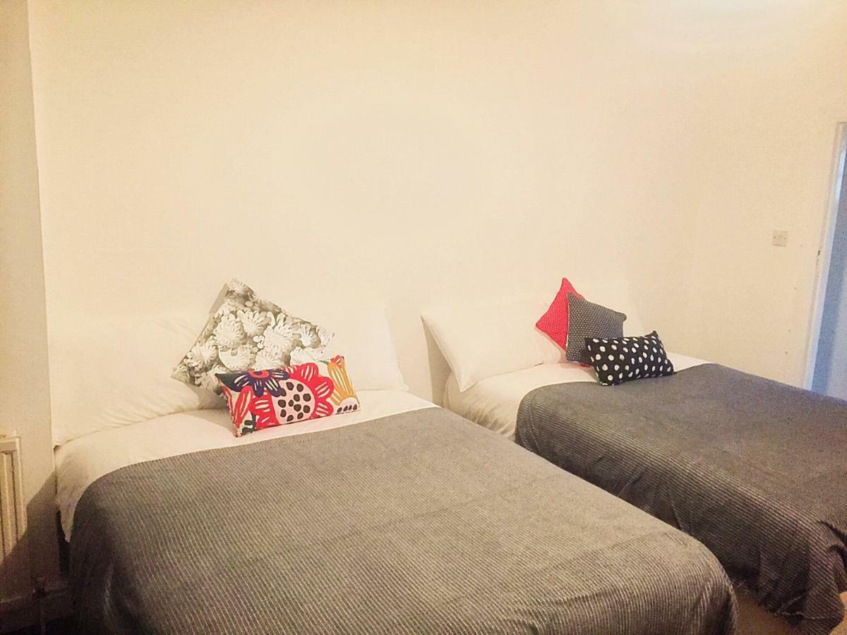 North London Cottage Экстерьер фото