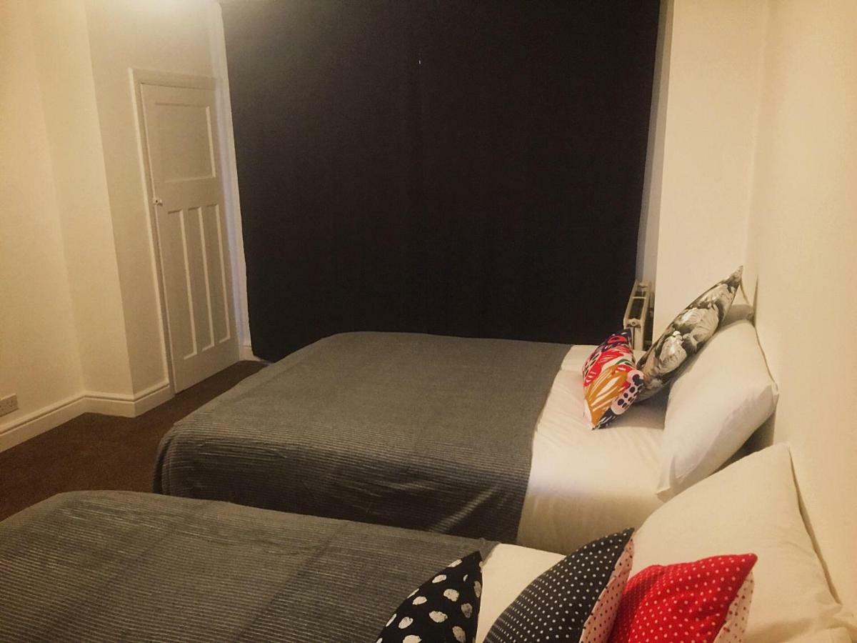 North London Cottage Экстерьер фото