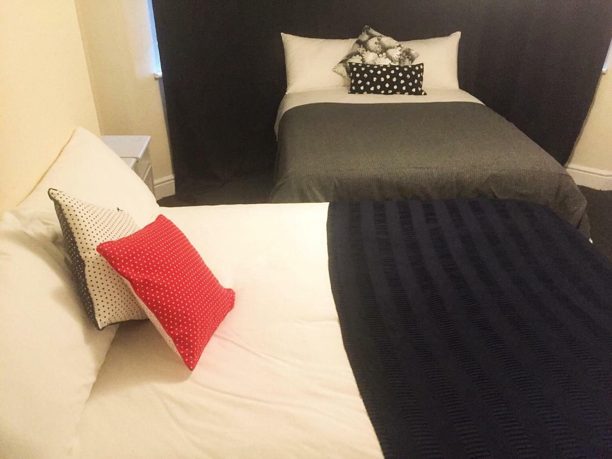 North London Cottage Экстерьер фото