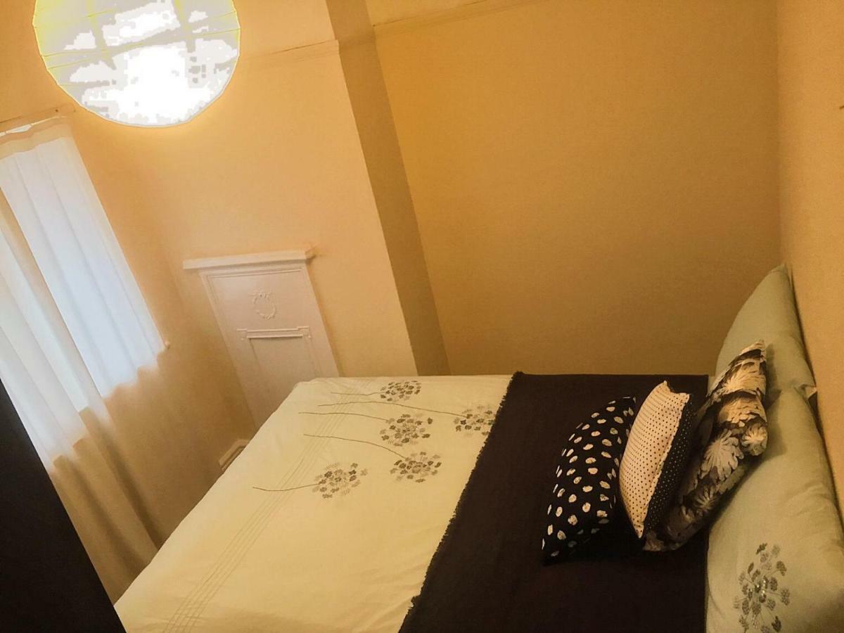 North London Cottage Экстерьер фото